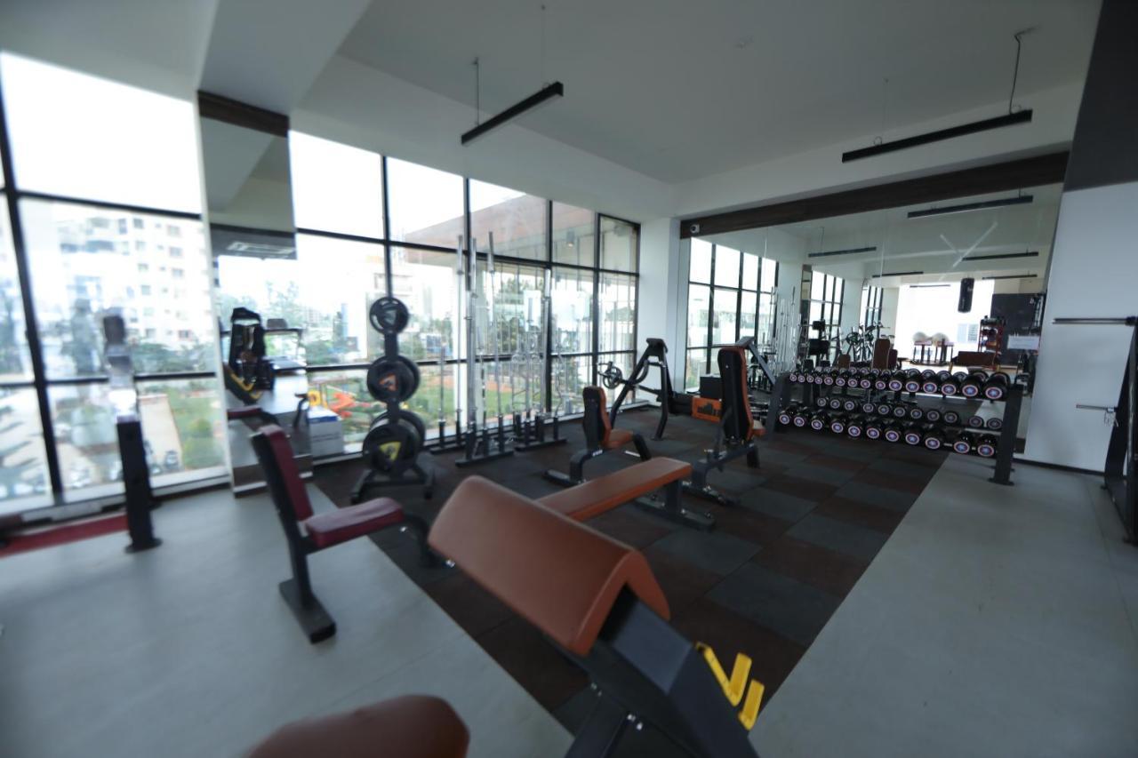 Vrr Astoria Hotel & Convention Center Jigani Bagian luar foto