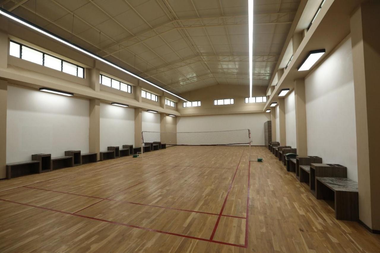Vrr Astoria Hotel & Convention Center Jigani Bagian luar foto